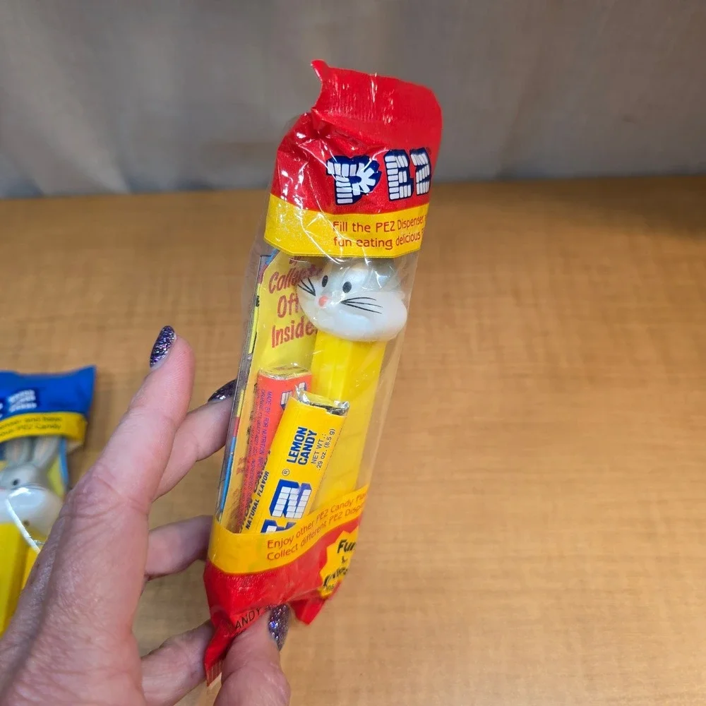 Bugs Bunny Yellow Pez‎ Candy Dispenser - New Old Stock